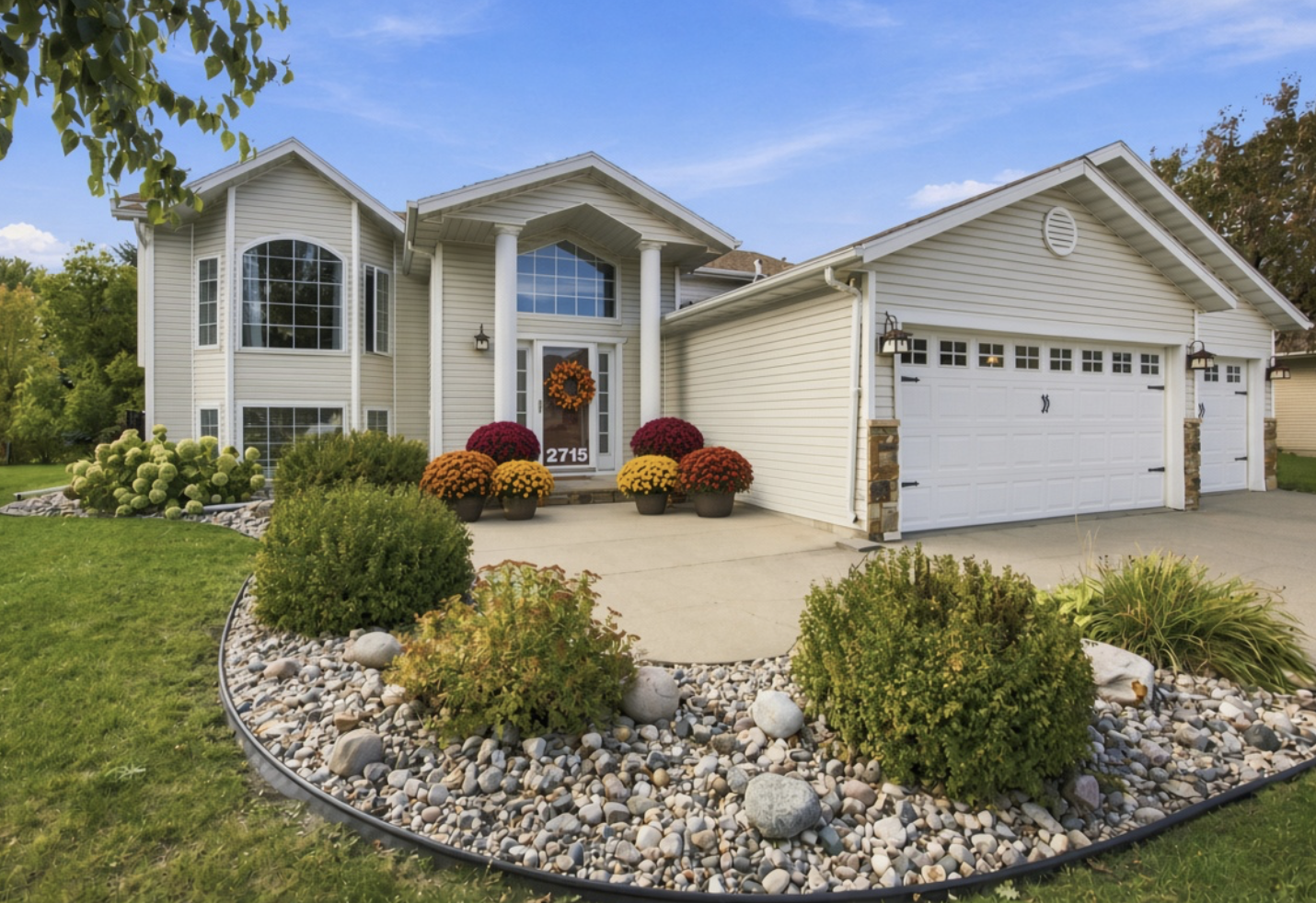 1996 single family home for sale at 2715 32nd Street S in Fargo, ND — 4 bed, 3 bath