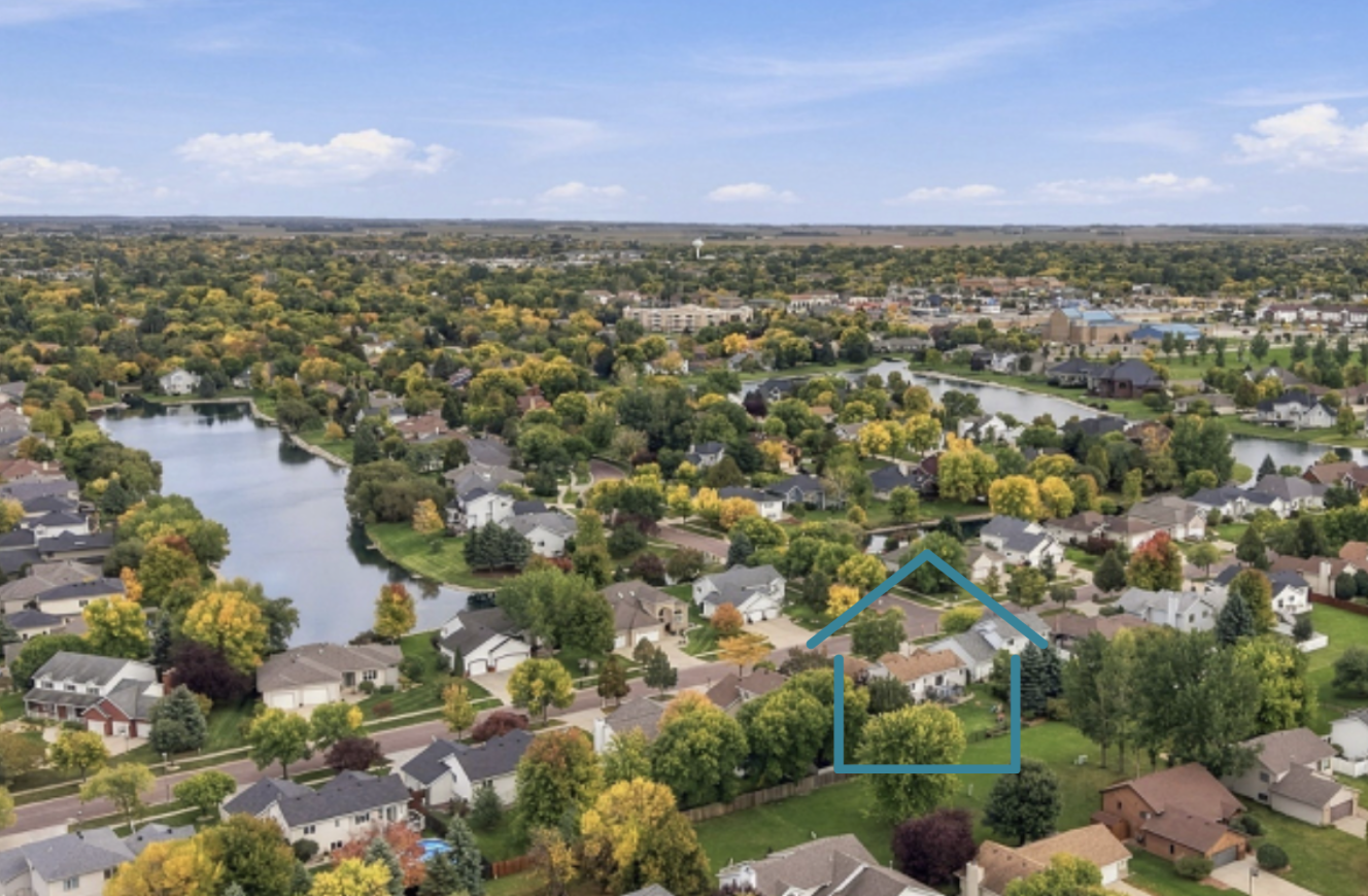 1996 single family home for sale at 2715 32nd Street S in Fargo, ND — 4 bed, 3 bath (photo 11 of 57)