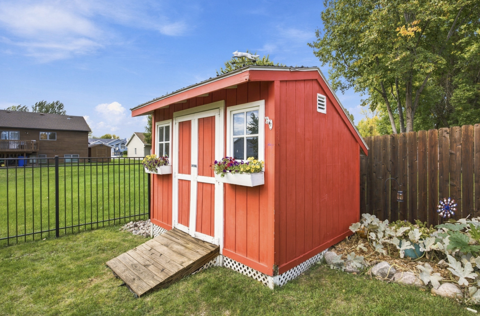 1996 single family home for sale at 2715 32nd Street S in Fargo, ND — 4 bed, 3 bath (photo 6 of 57)