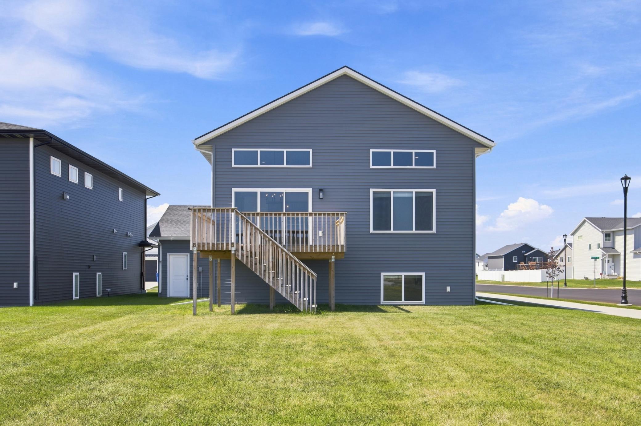 2022 single family home for sale at 7308 Madelyn Lane S in Fargo, ND — 4 bed, 3 bath (photo 5 of 40)