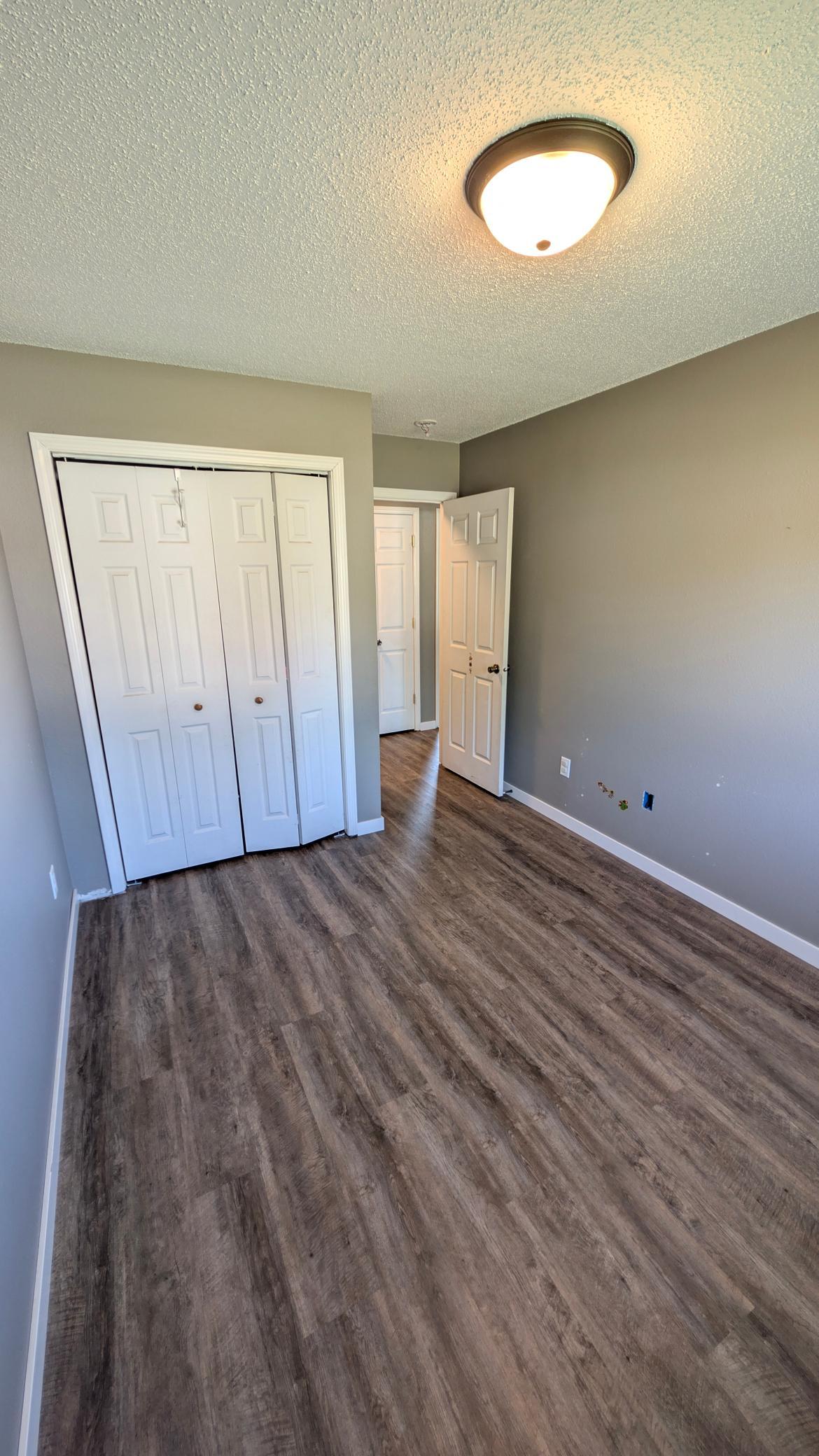 1982 single family home for sale at 510 5th Street in Mapleton, ND — 5 bed, 2 bath (photo 13 of 31)