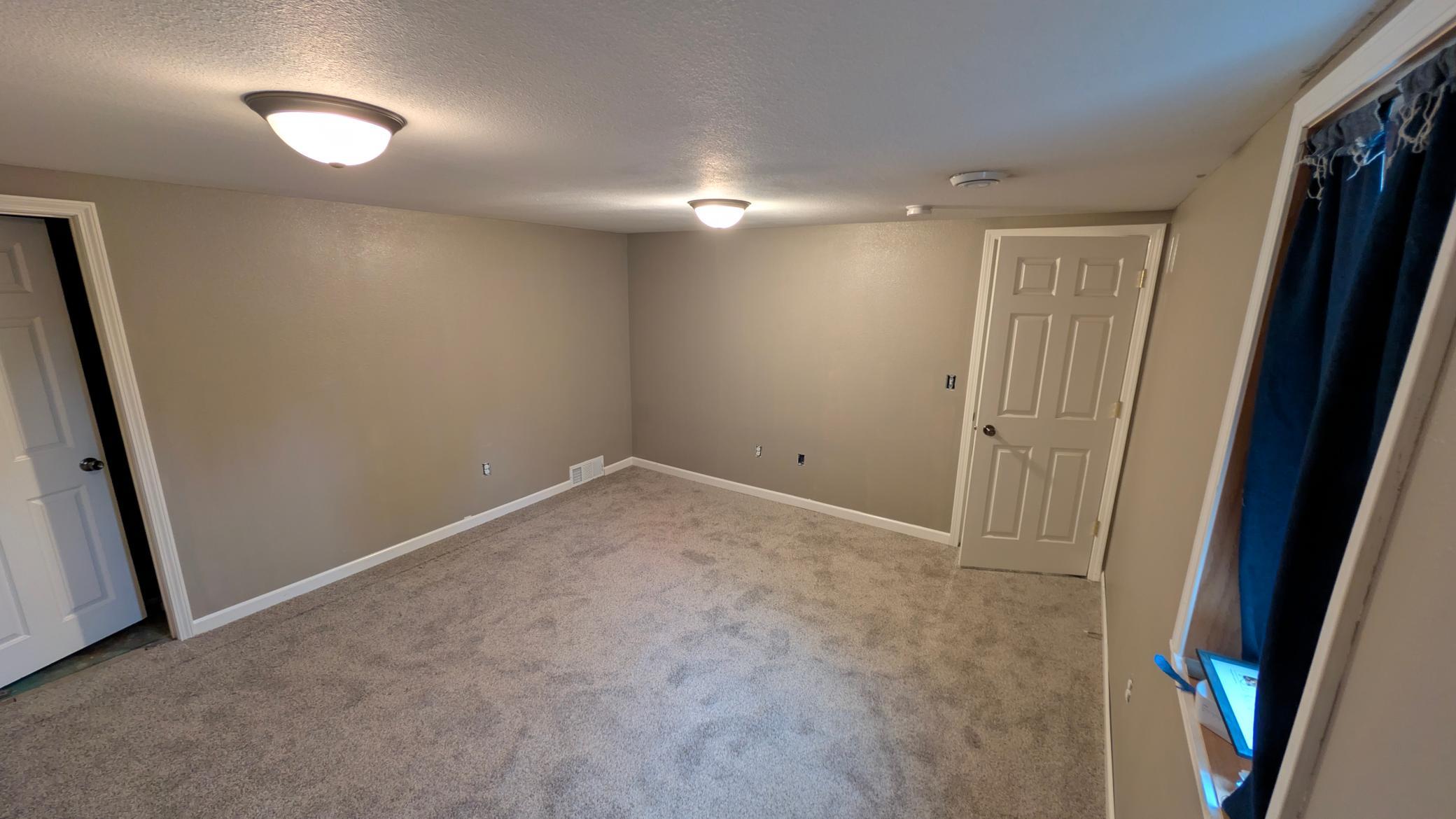 1982 single family home for sale at 510 5th Street in Mapleton, ND — 5 bed, 2 bath (photo 15 of 31)