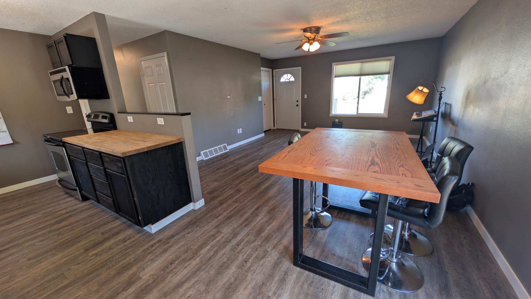 1982 single family home for sale at 510 5th Street in Mapleton, ND — 5 bed, 2 bath (photo 19 of 31)