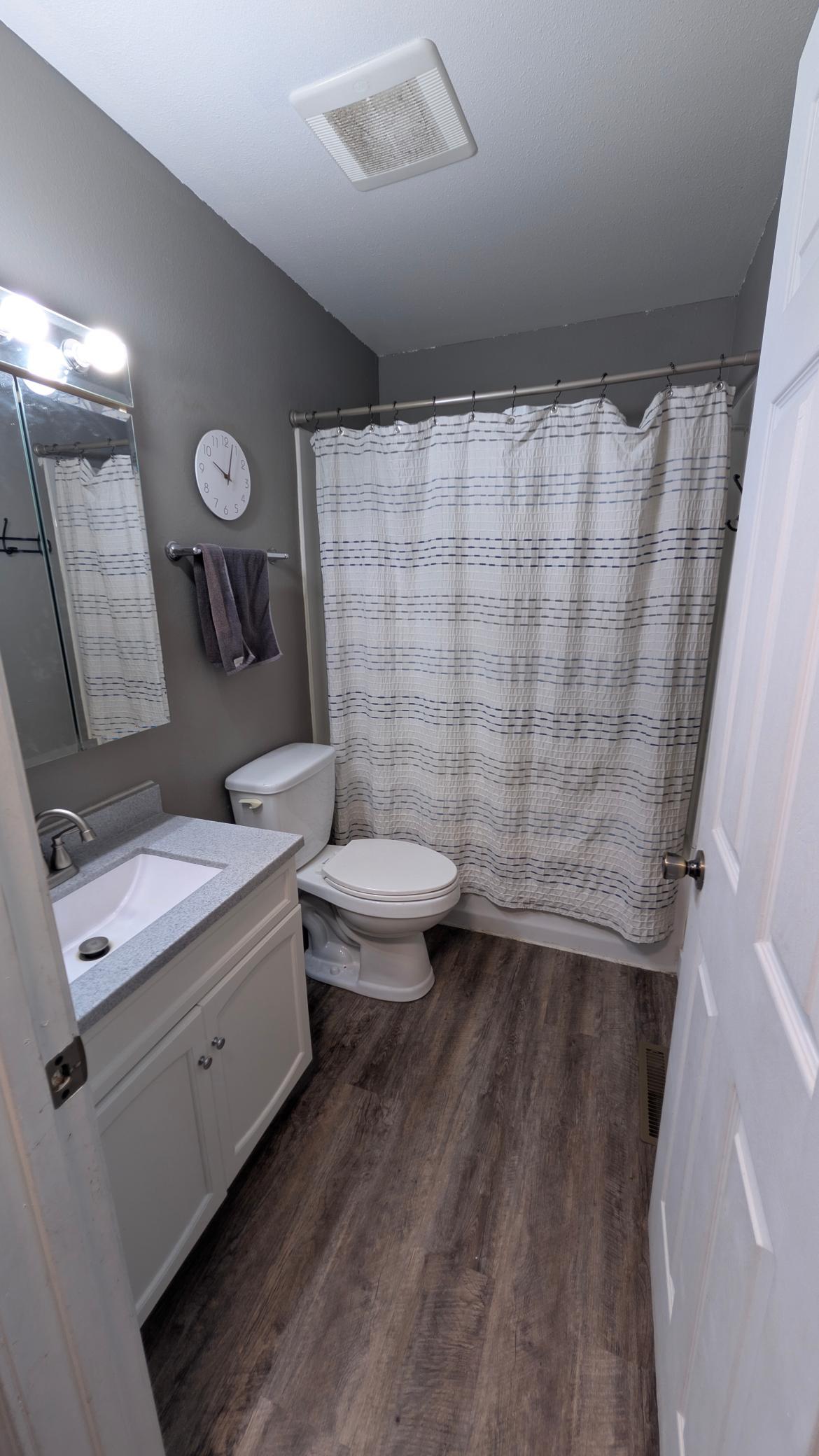1982 single family home for sale at 510 5th Street in Mapleton, ND — 5 bed, 2 bath (photo 24 of 31)