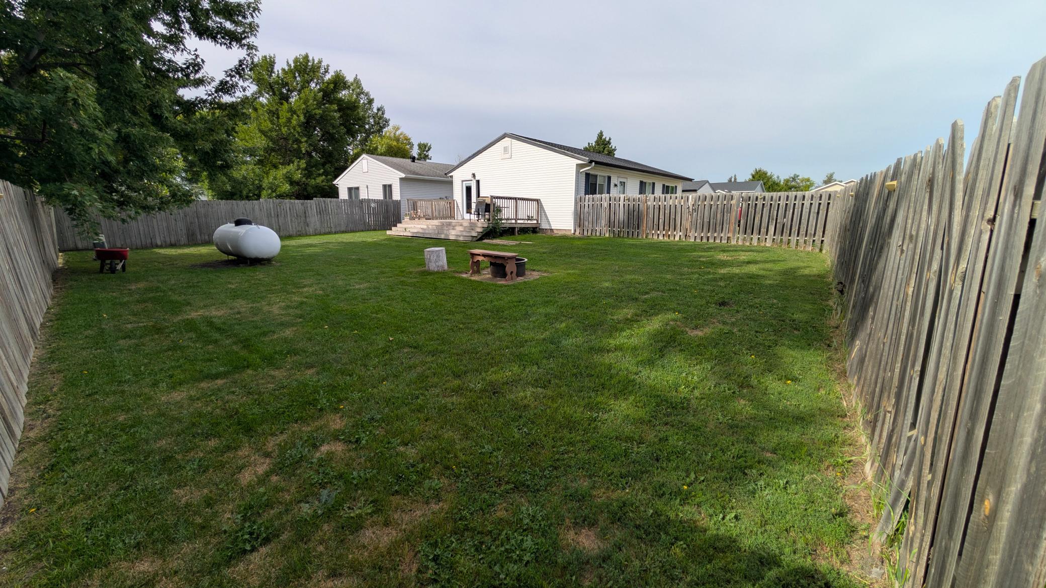 1982 single family home for sale at 510 5th Street in Mapleton, ND — 5 bed, 2 bath (photo 27 of 31)