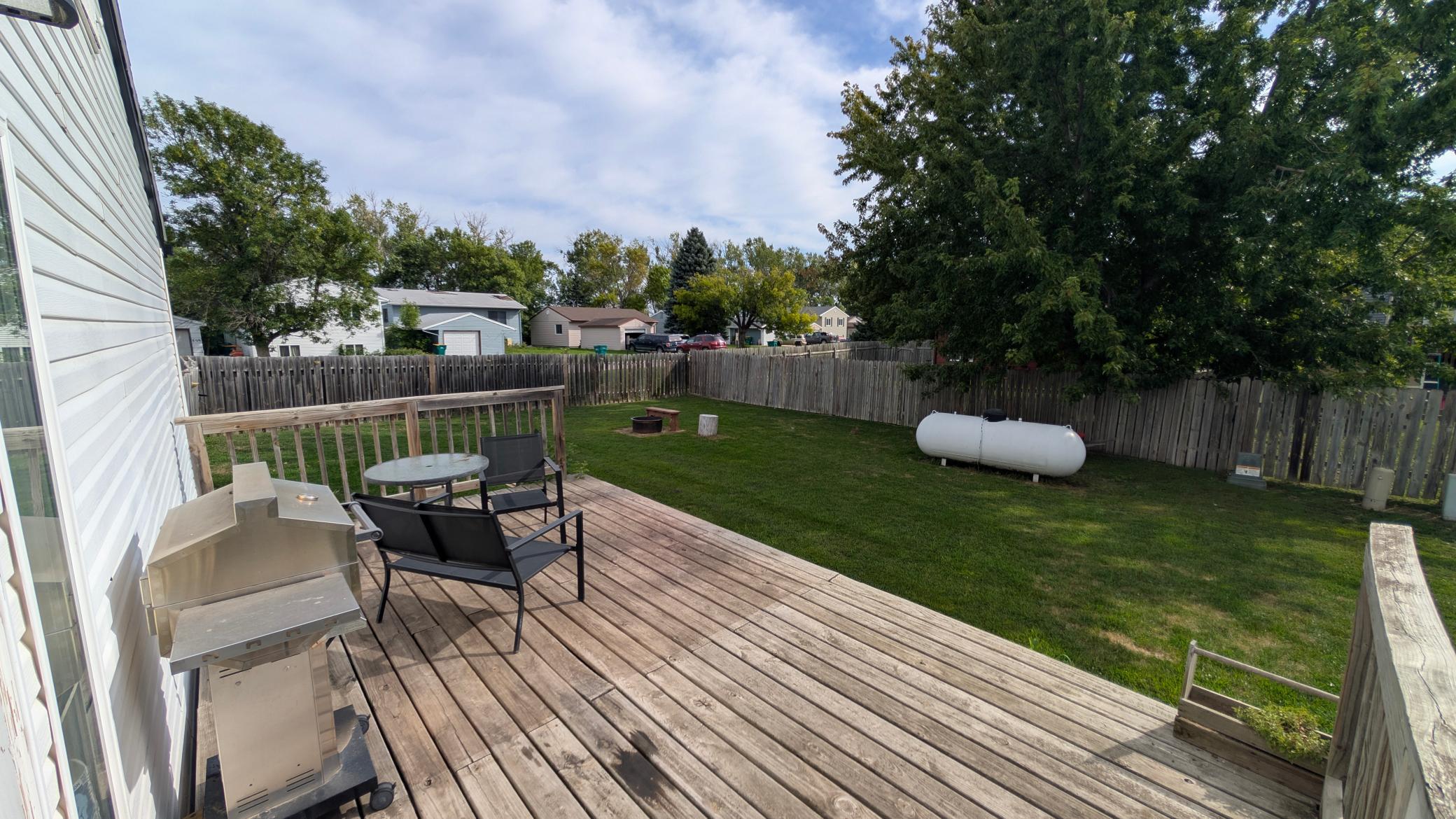 1982 single family home for sale at 510 5th Street in Mapleton, ND — 5 bed, 2 bath (photo 29 of 31)