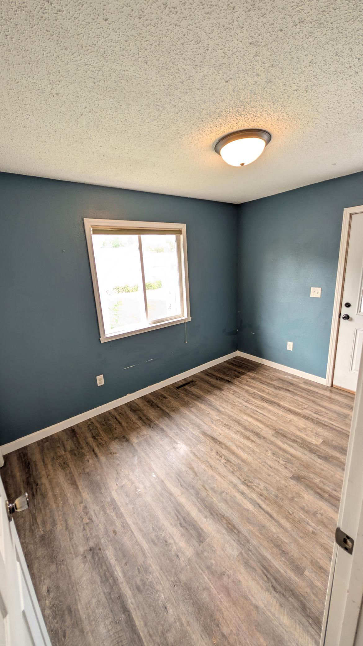 1982 single family home for sale at 510 5th Street in Mapleton, ND — 5 bed, 2 bath (photo 5 of 31)