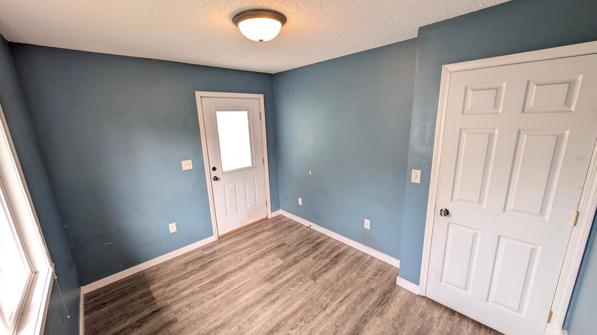 1982 single family home for sale at 510 5th Street in Mapleton, ND — 5 bed, 2 bath (photo 7 of 31)