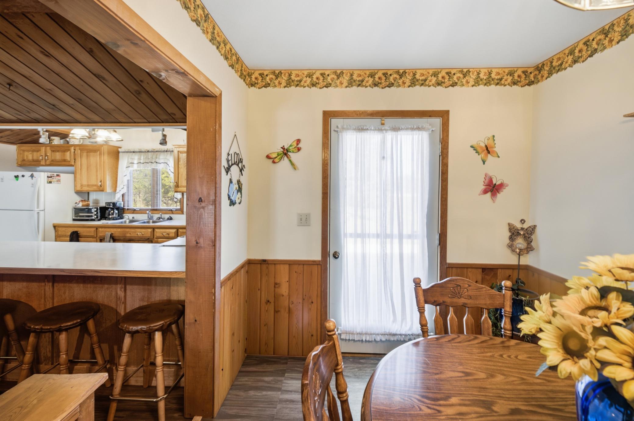 1965 single family home for sale at 30600 Airport Road in Breezy Point, MN — 4 bed, 3 bath (photo 11 of 48)