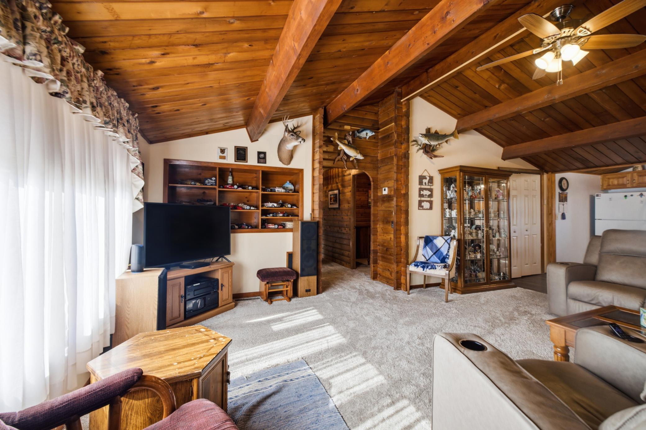 1965 single family home for sale at 30600 Airport Road in Breezy Point, MN — 4 bed, 3 bath (photo 16 of 48)