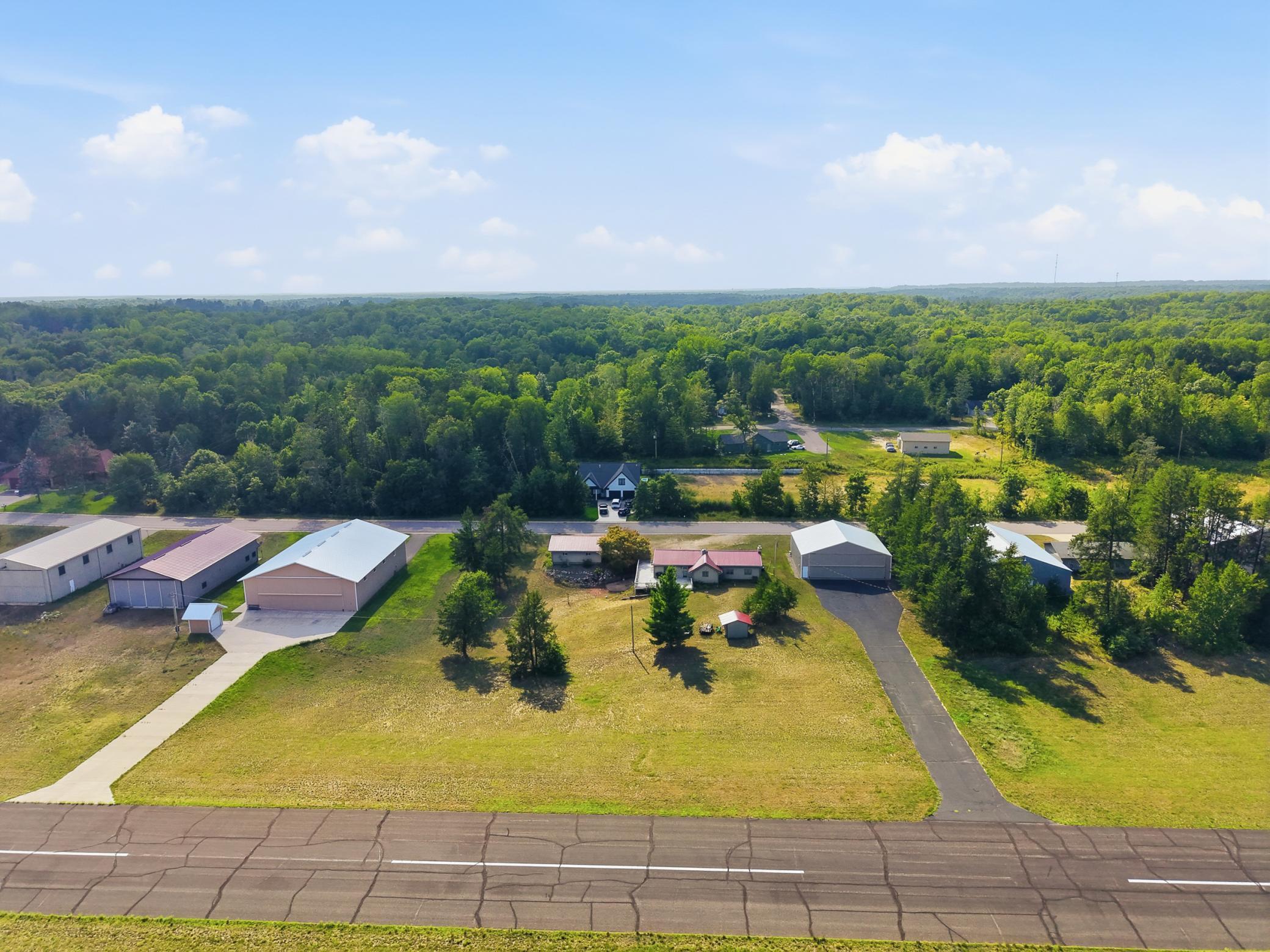 1965 single family home for sale at 30600 Airport Road in Breezy Point, MN — 4 bed, 3 bath (photo 43 of 48)