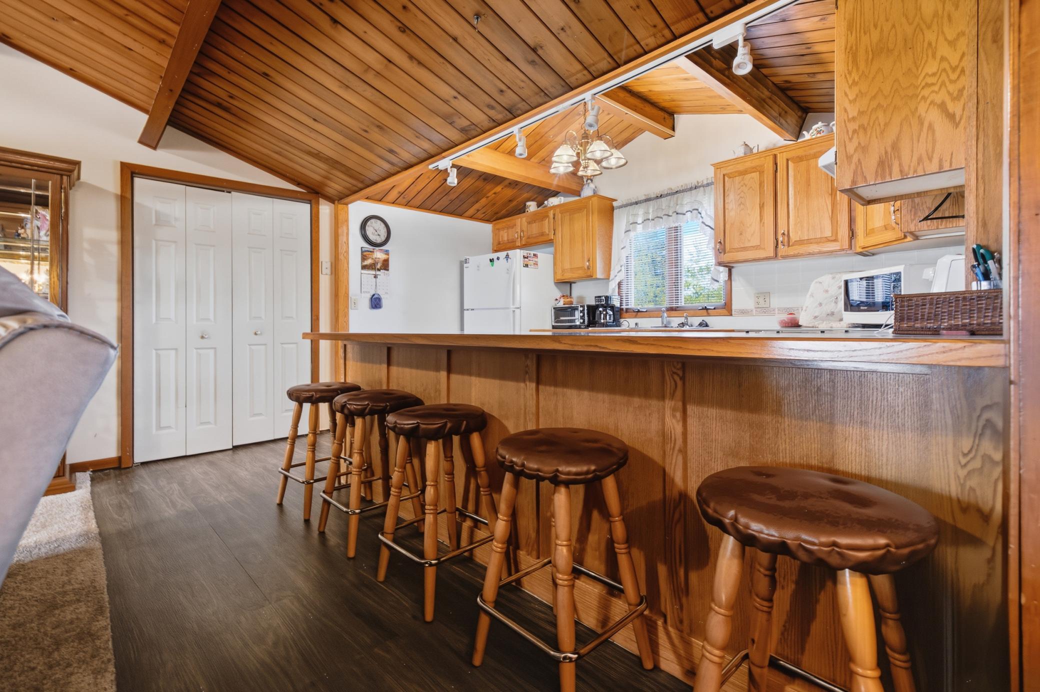 1965 single family home for sale at 30600 Airport Road in Breezy Point, MN — 4 bed, 3 bath (photo 9 of 48)