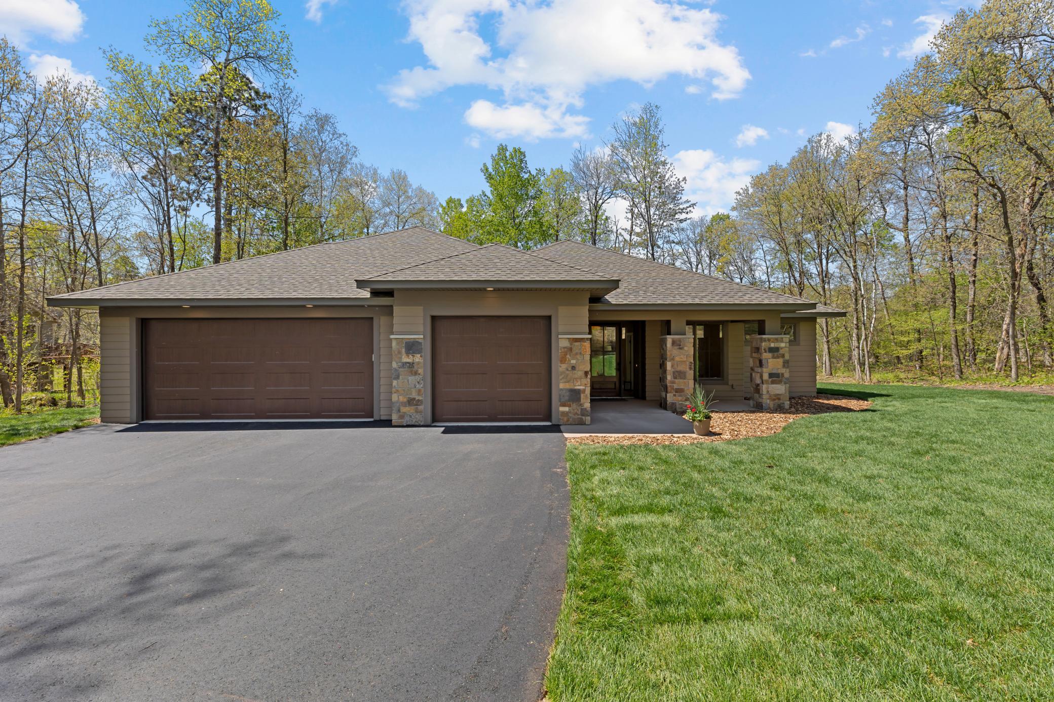 2026 single family home for sale at 29661 Percheron Drive in Breezy Point, MN — 3 bed, 2 bath (photo 2 of 32)