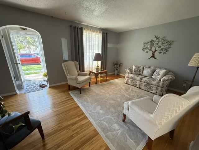 1899 single family home for sale at 210 9th Street N in Breckenridge, MN — 3 bed, 3 bath (photo 3 of 38)