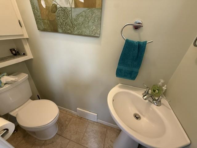 1899 single family home for sale at 210 9th Street N in Breckenridge, MN — 3 bed, 3 bath (photo 10 of 38)