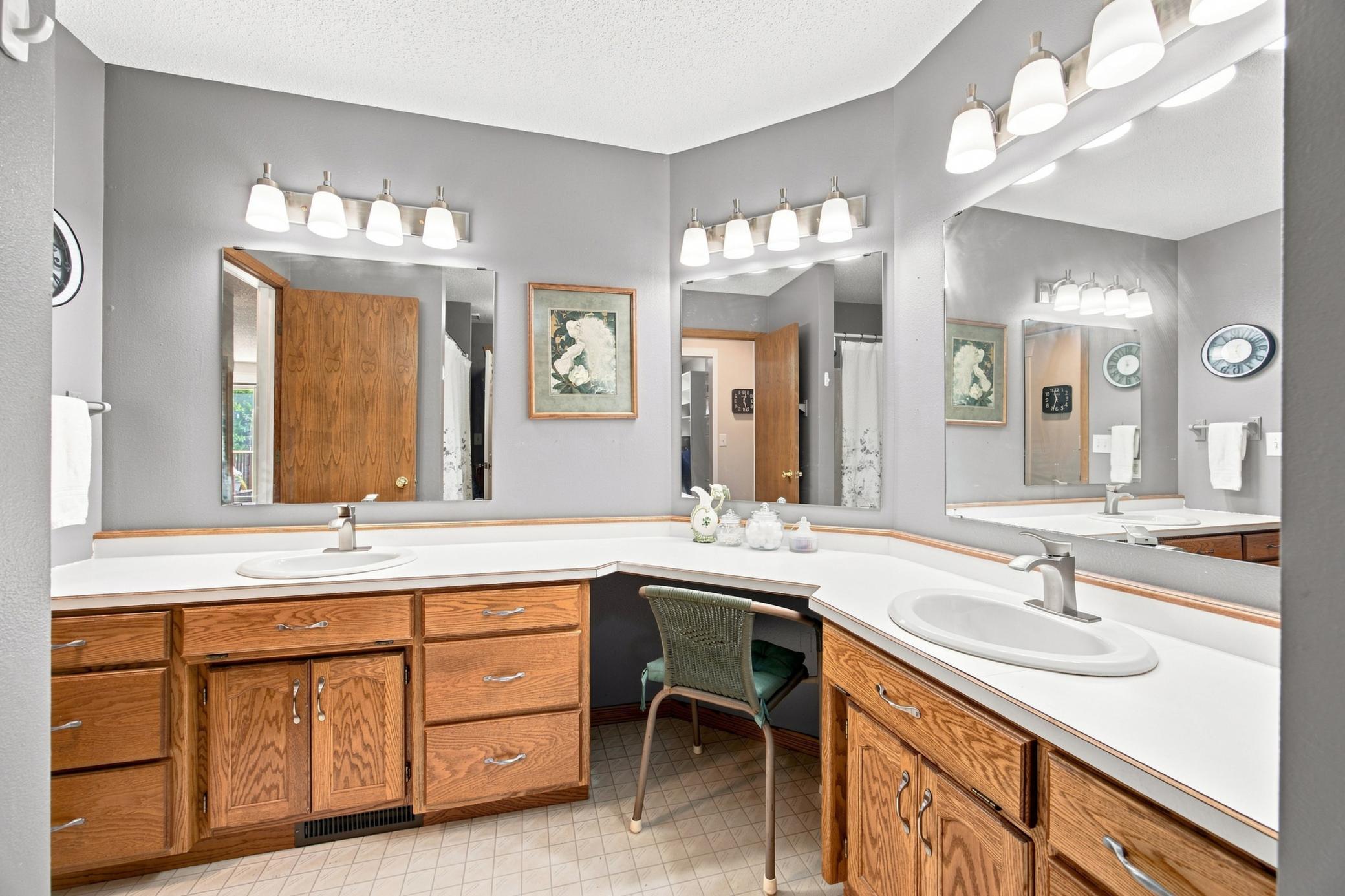 1993 single family home for sale at 3032 37th Avenue S in Fargo, ND — 5 bed, 3 bath (photo 22 of 35)