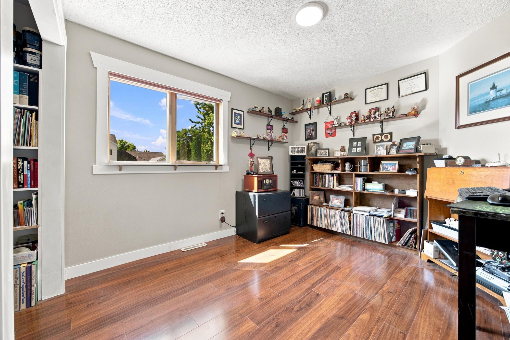 1993 single family home for sale at 3032 37th Avenue S in Fargo, ND — 5 bed, 3 bath (photo 23 of 35)