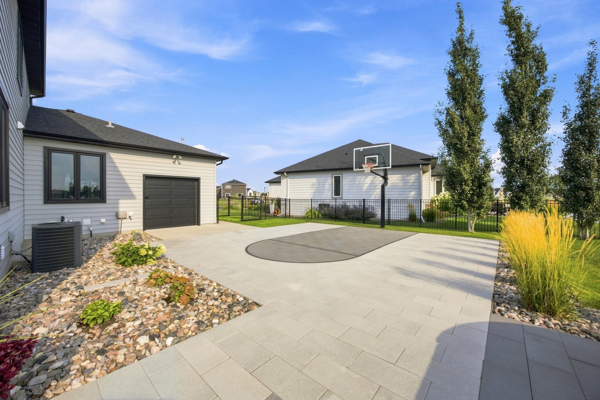 2018 single family home for sale at 6086 31st Street S in Fargo, ND — 7 bed, 5 bath (photo 16 of 22)