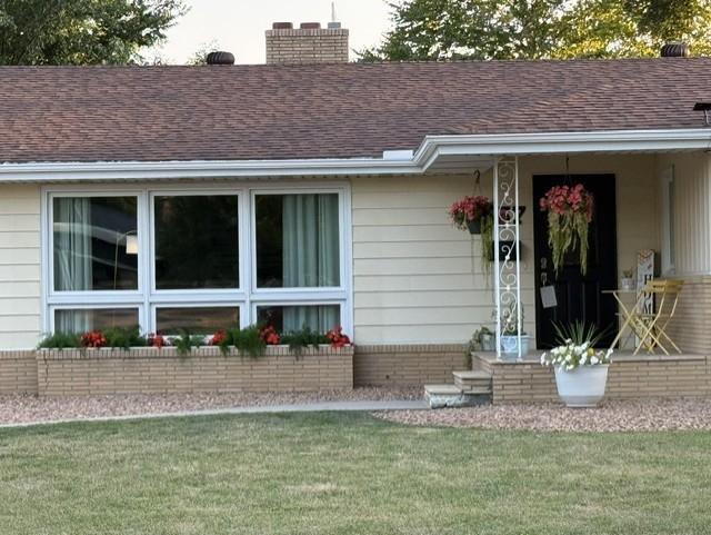1960 single family home for sale at 857 3rd Street N in Wahpeton, ND — 3 bed, 3 bath (photo 2 of 42)