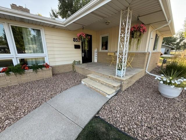 1960 single family home for sale at 857 3rd Street N in Wahpeton, ND — 3 bed, 3 bath (photo 3 of 42)