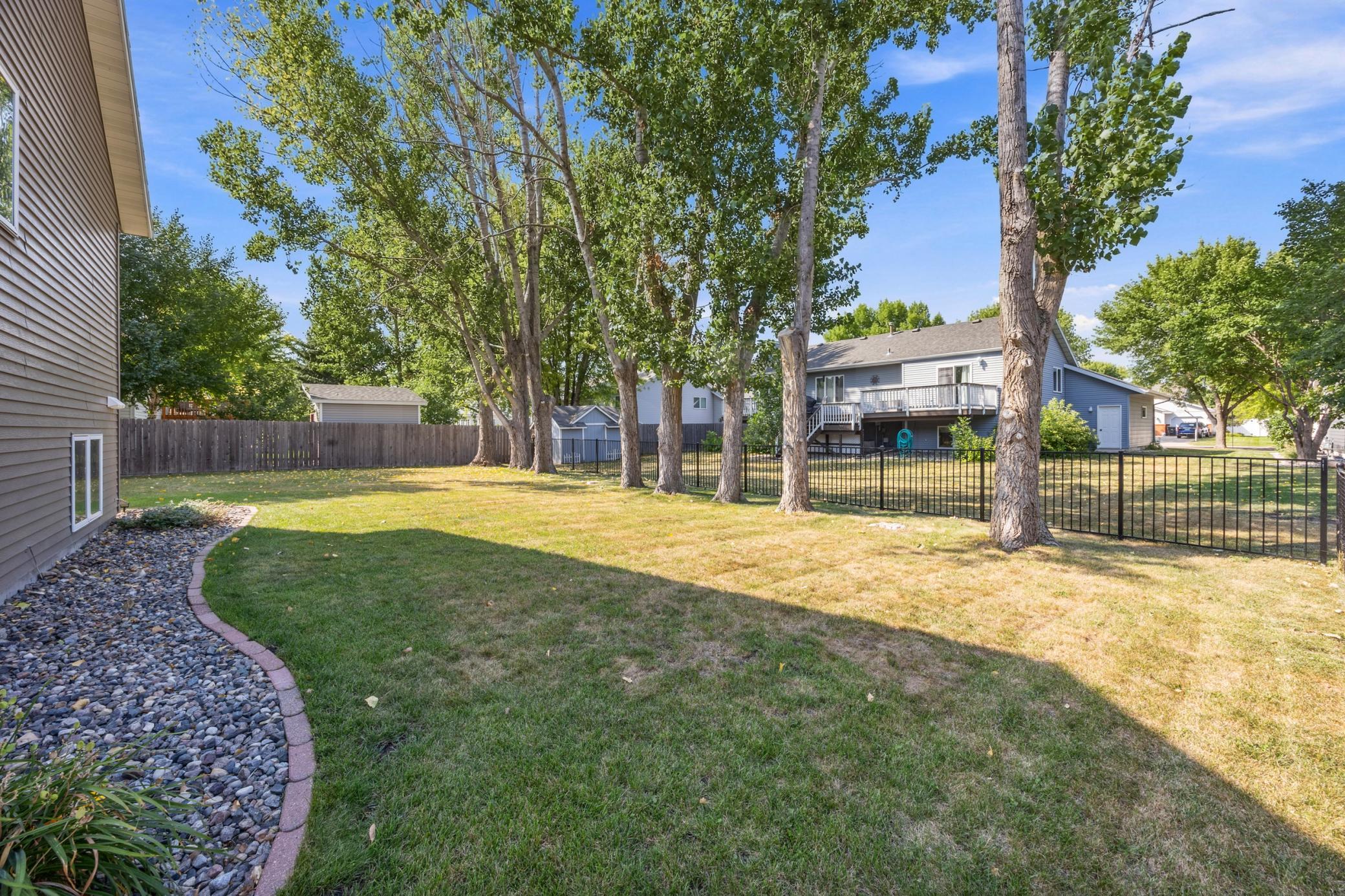 1992 single family home for sale at 2617 38 1/2 Avenue S in Fargo, ND — 4 bed, 3 bath (photo 2 of 48)