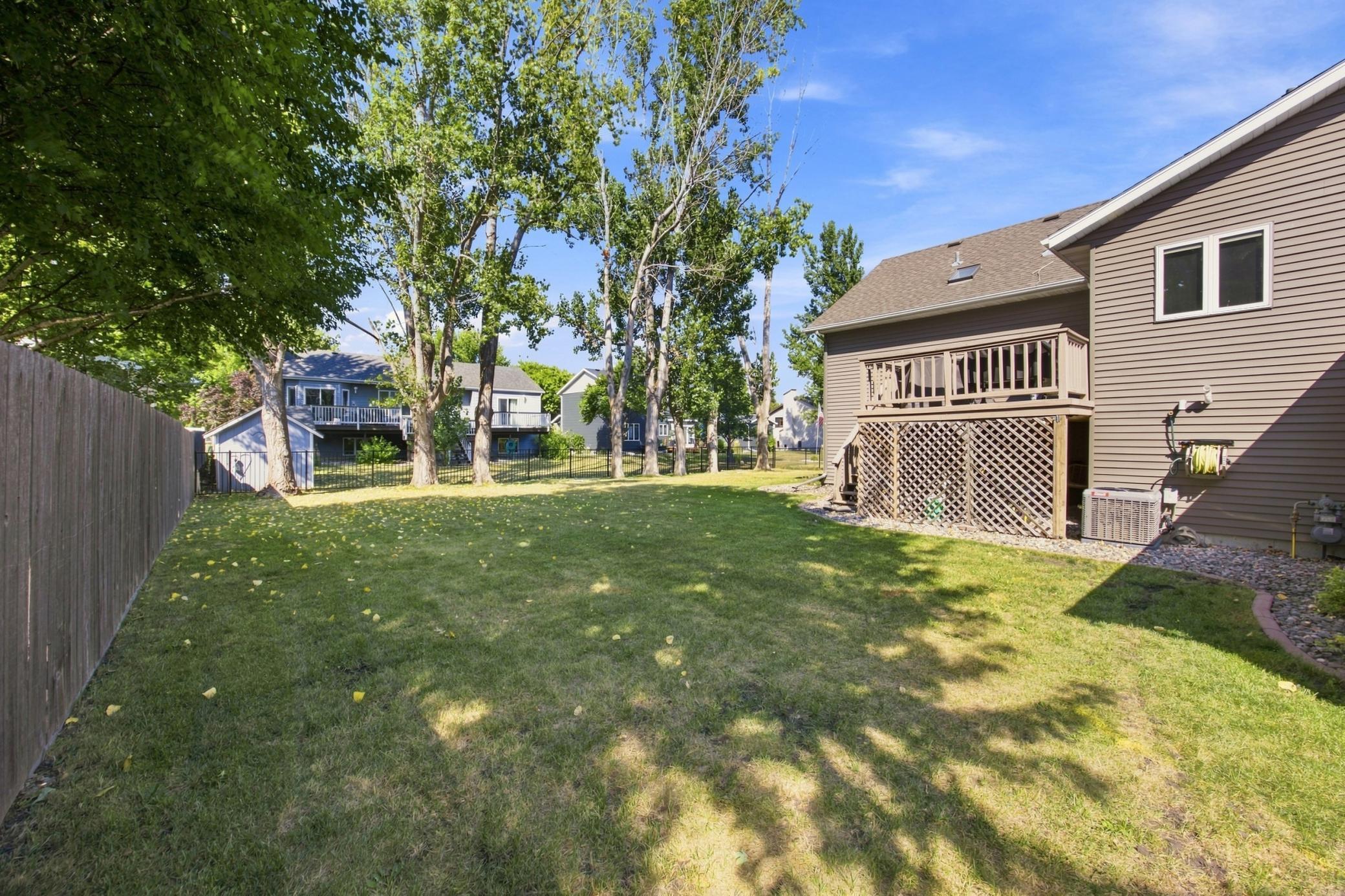 1992 single family home for sale at 2617 38 1/2 Avenue S in Fargo, ND — 4 bed, 3 bath (photo 4 of 48)