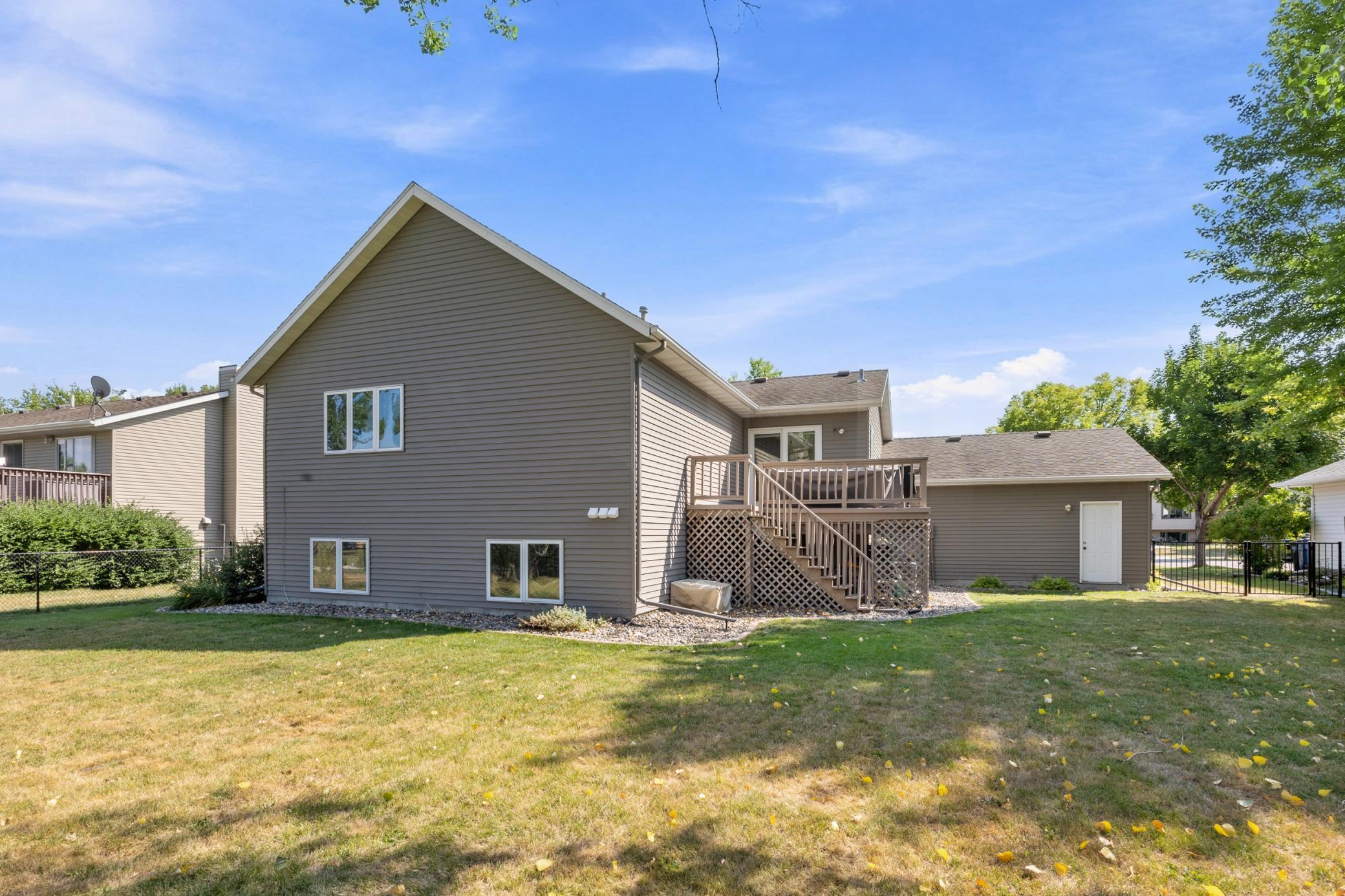 1992 single family home for sale at 2617 38 1/2 Avenue S in Fargo, ND — 4 bed, 3 bath (photo 44 of 48)