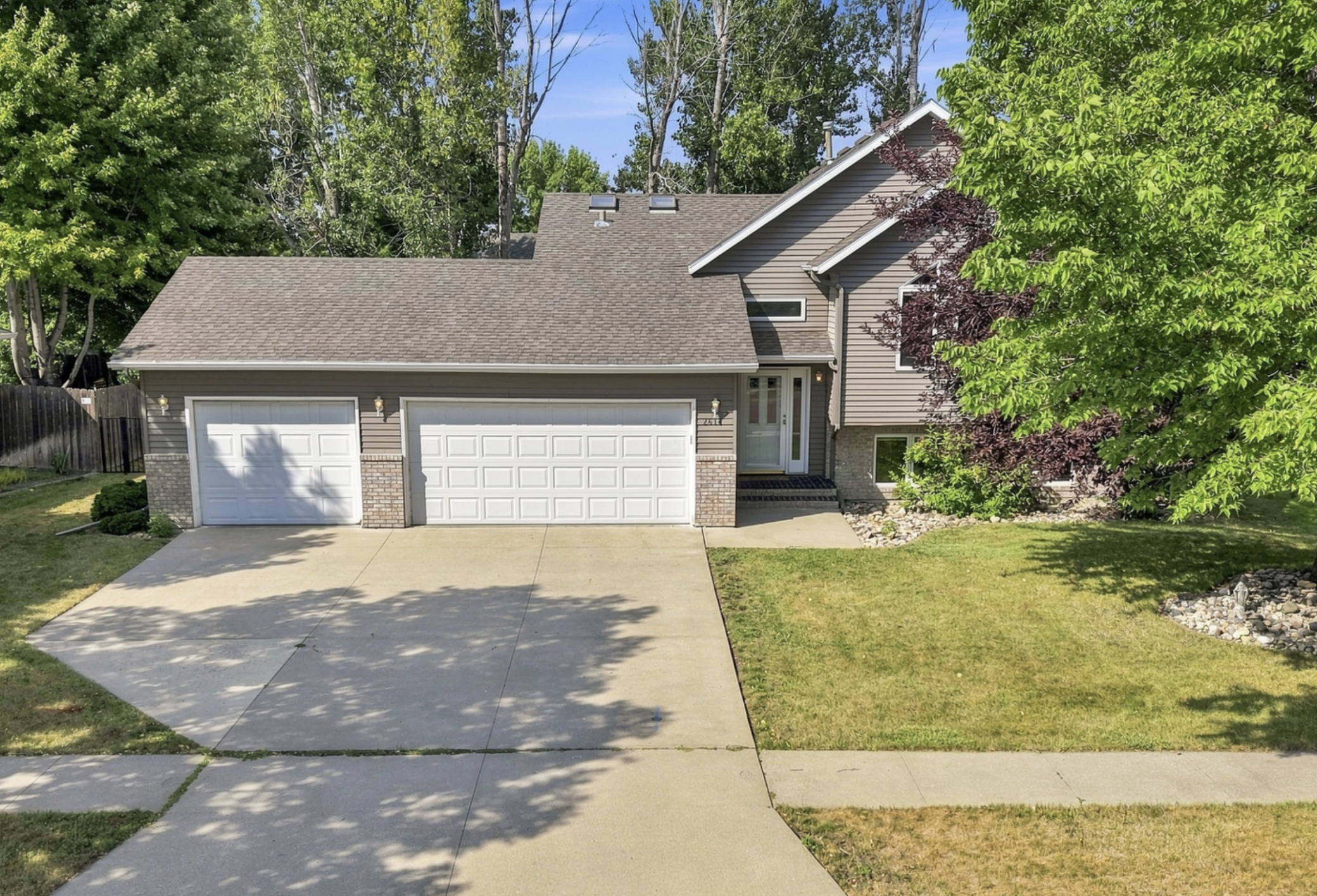 1992 single family home for sale at 2617 38 1/2 Avenue S in Fargo, ND — 4 bed, 3 bath (photo 46 of 48)