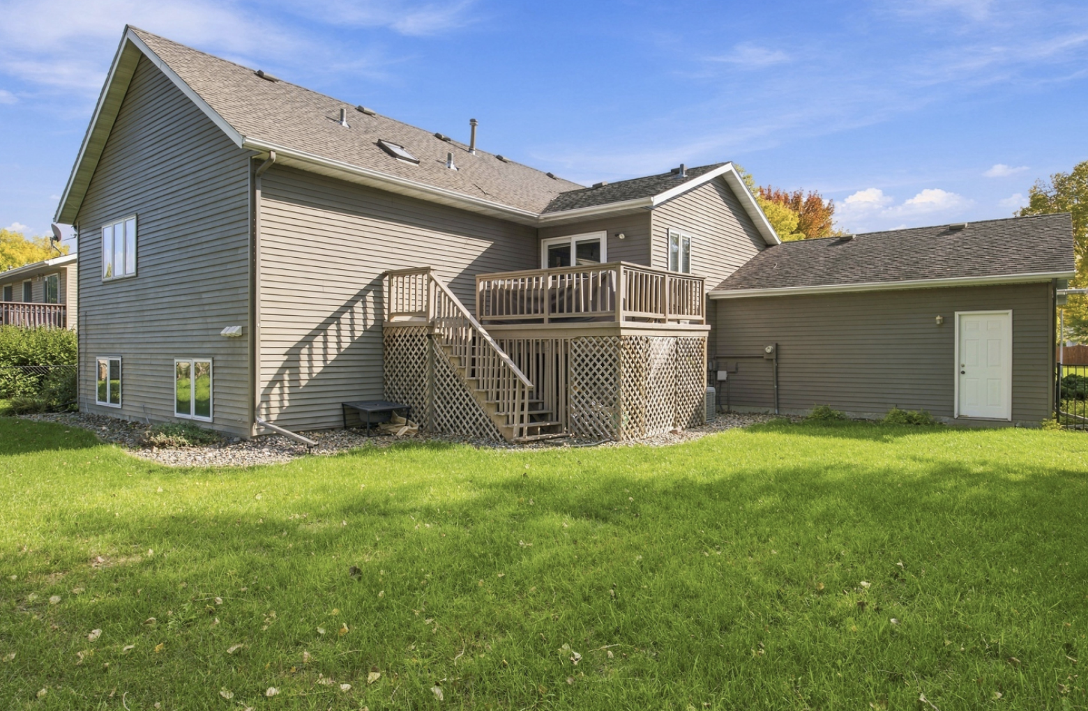 1992 single family home for sale at 2617 38 1/2 Avenue S in Fargo, ND — 4 bed, 3 bath (photo 4 of 52)