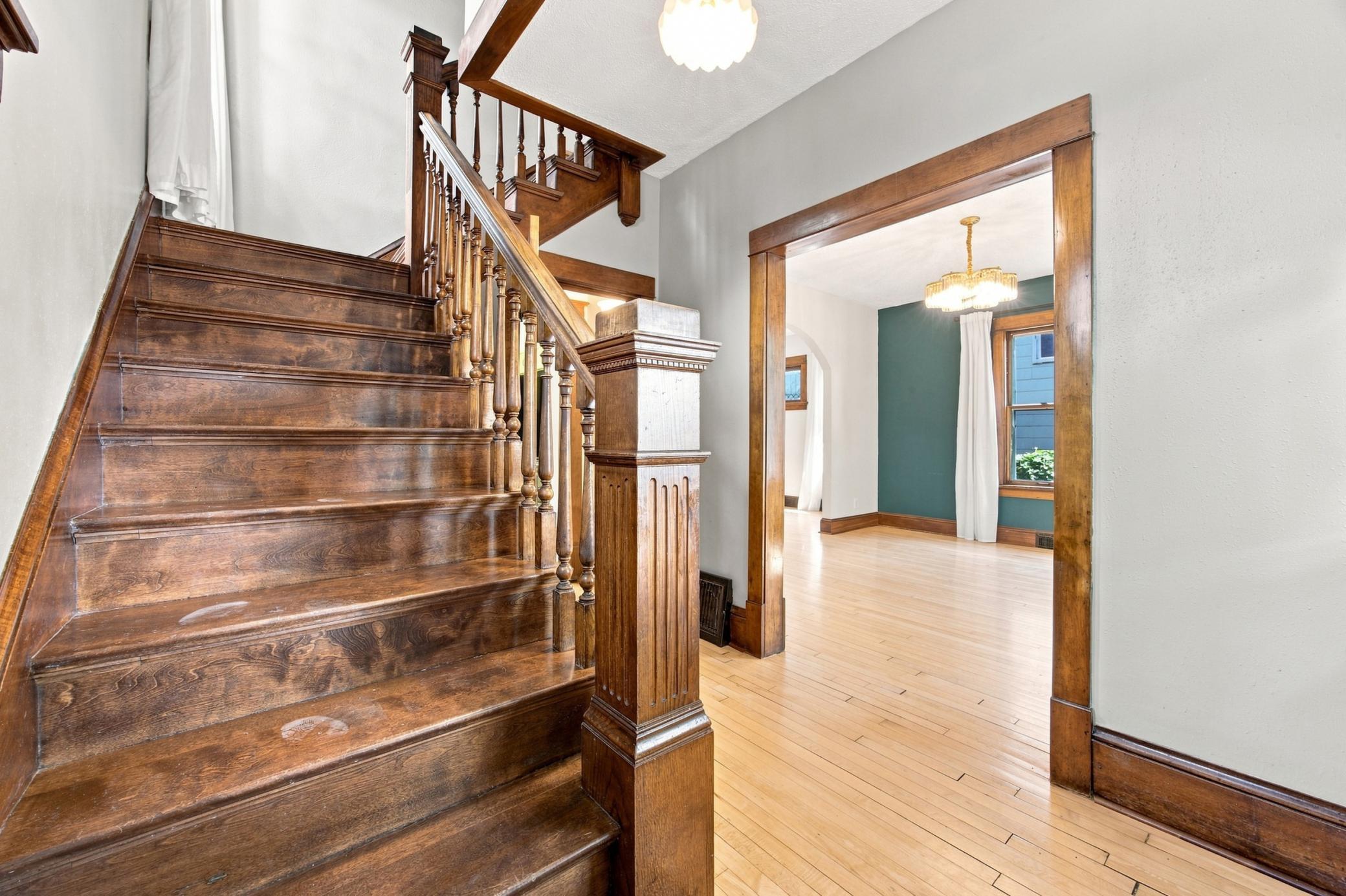 1913 single family home for sale at 819 8th Avenue N in Fargo, ND — 4 bed, 2 bath (photo 18 of 46)