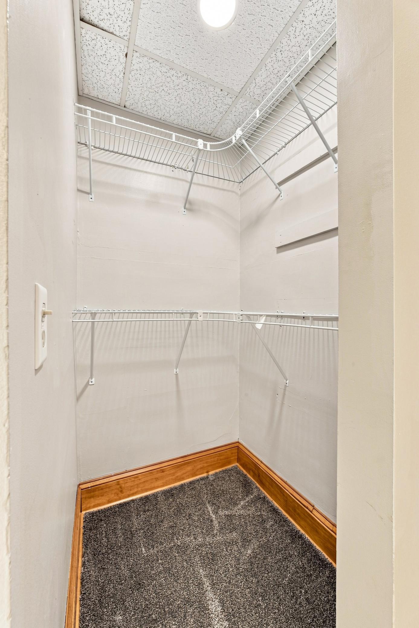 1913 single family home for sale at 819 8th Avenue N in Fargo, ND — 4 bed, 2 bath (photo 25 of 46)
