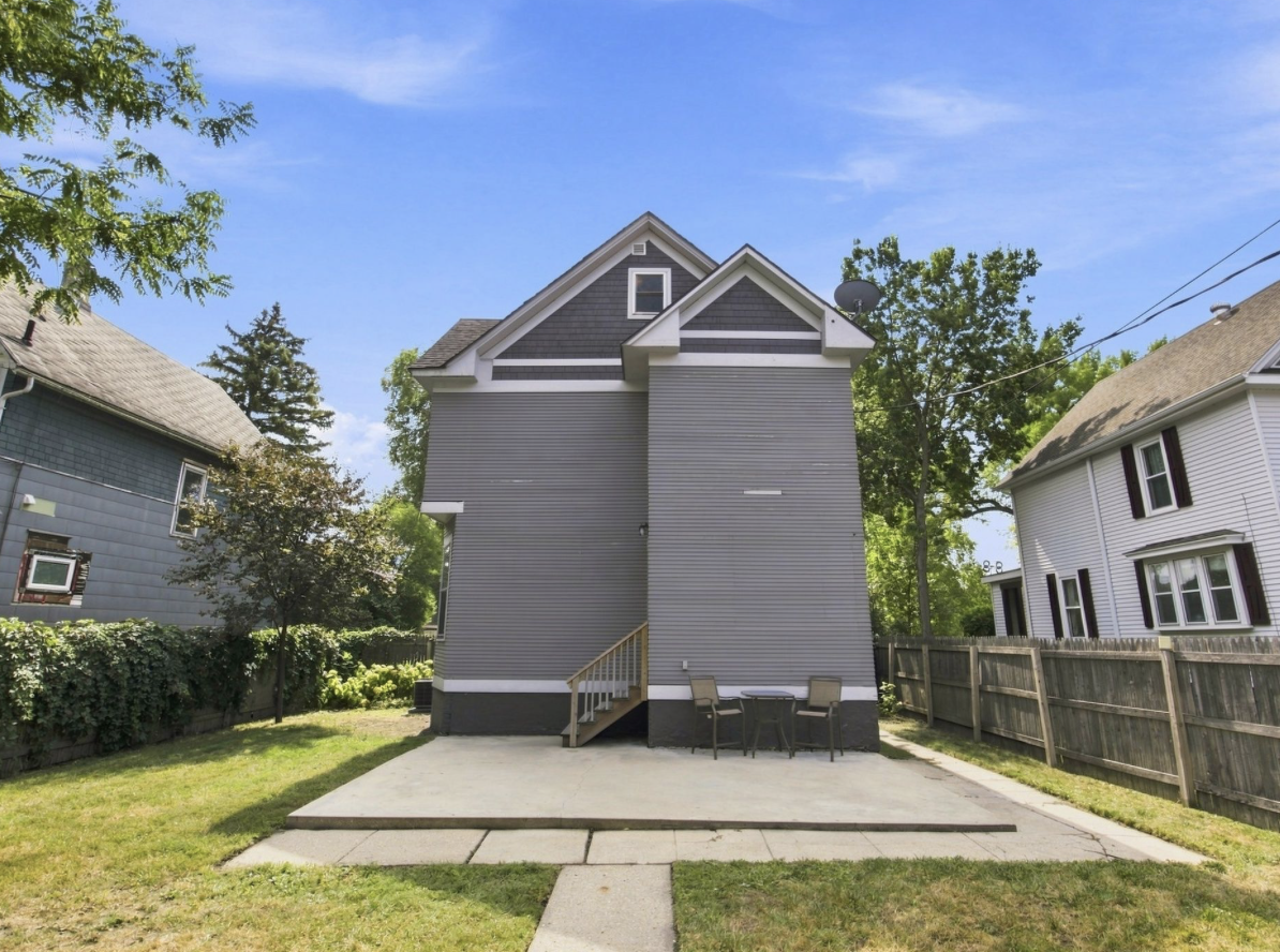 1913 single family home for sale at 819 8th Avenue N in Fargo, ND — 4 bed, 2 bath (photo 43 of 46)