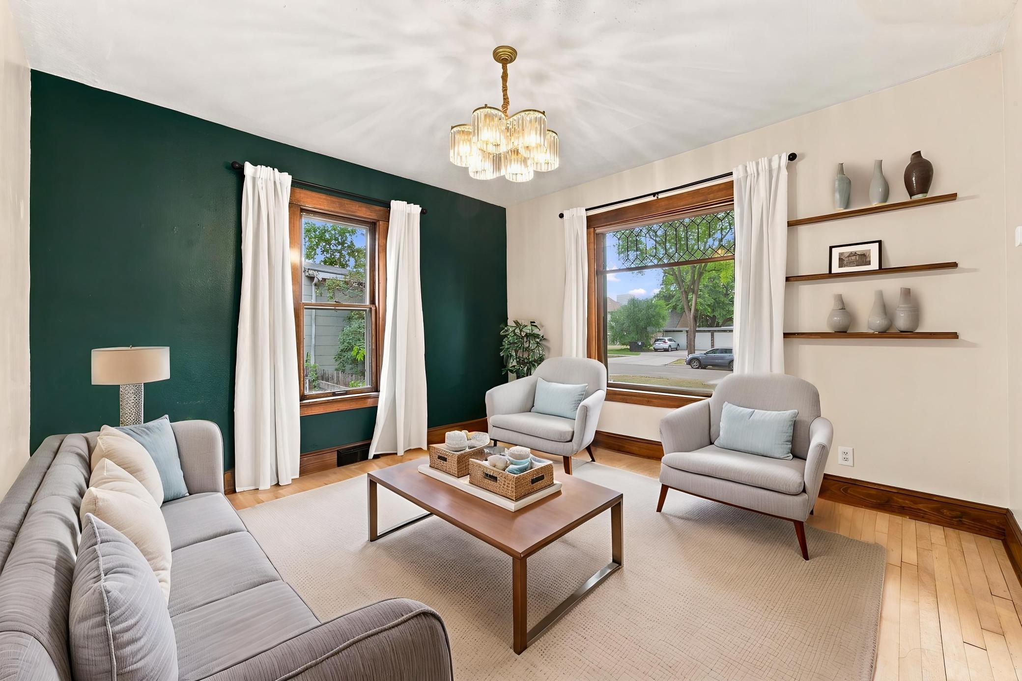 1913 single family home for sale at 819 8th Avenue N in Fargo, ND — 4 bed, 2 bath (photo 8 of 46)
