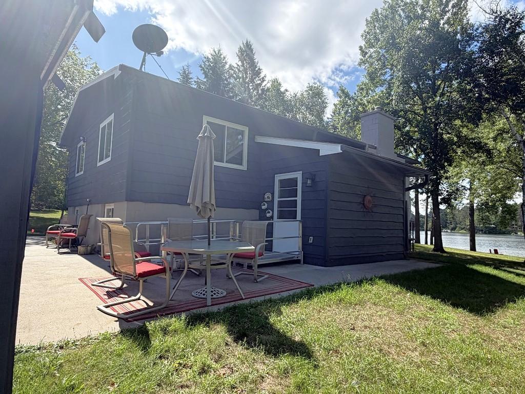 1983 single family home for sale at 354 East River Drive in Park Rapids, MN — 3 bed, 3 bath (photo 3 of 8)