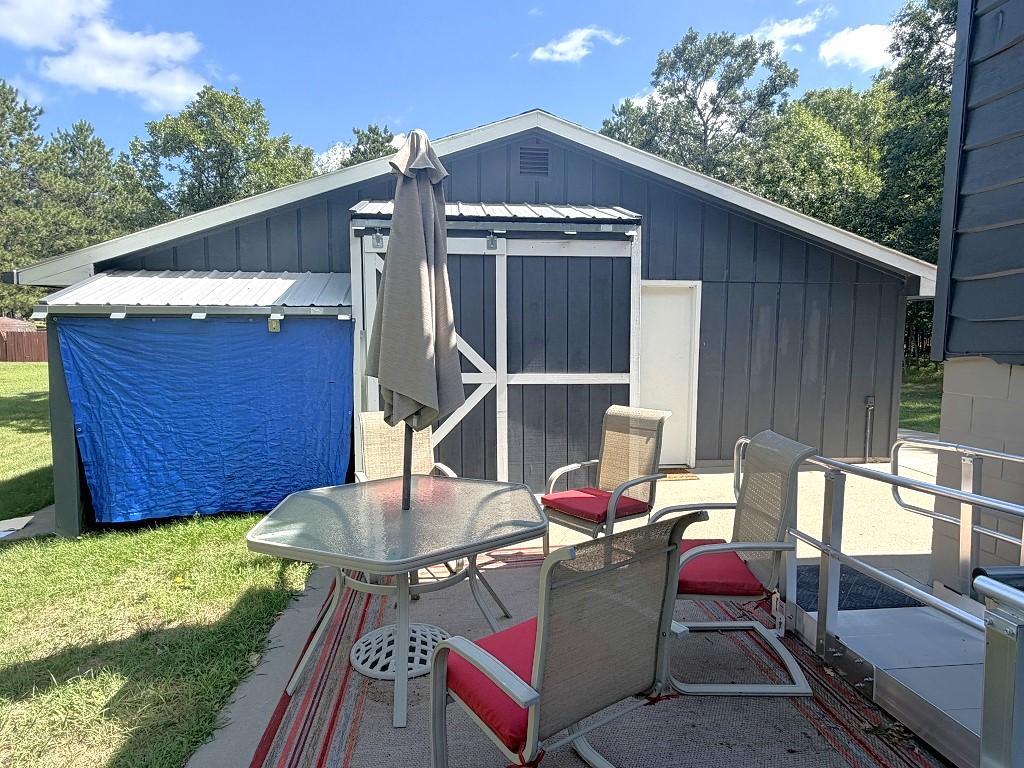 1983 single family home for sale at 354 East River Drive in Park Rapids, MN — 3 bed, 3 bath (photo 4 of 8)