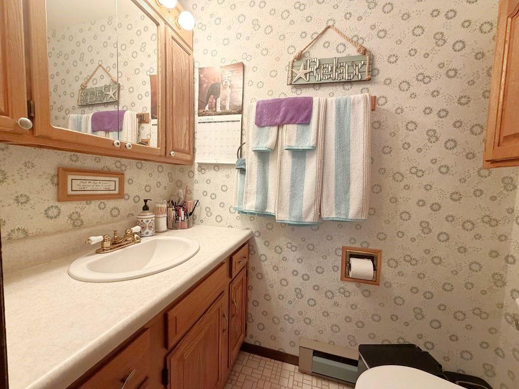 1983 single family home for sale at 354 East River Drive in Park Rapids, MN — 3 bed, 3 bath (photo 16 of 40)