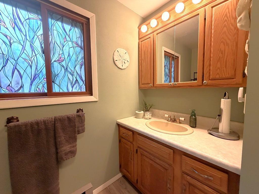1983 single family home for sale at 354 East River Drive in Park Rapids, MN — 3 bed, 3 bath (photo 19 of 40)