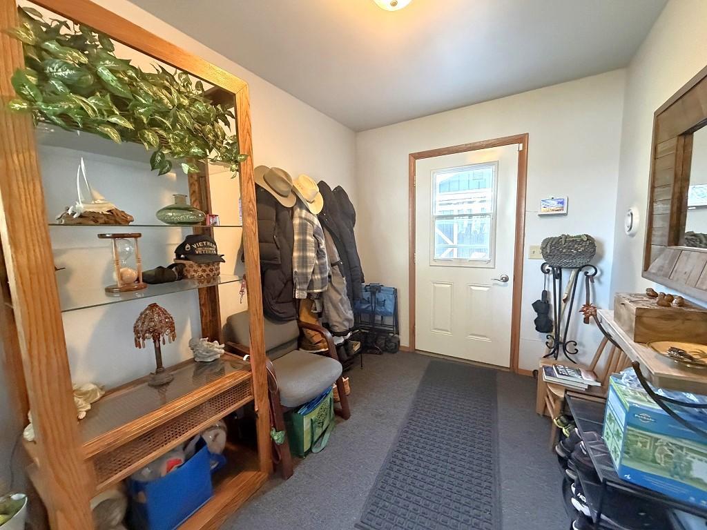 1983 single family home for sale at 354 East River Drive in Park Rapids, MN — 3 bed, 3 bath (photo 3 of 40)