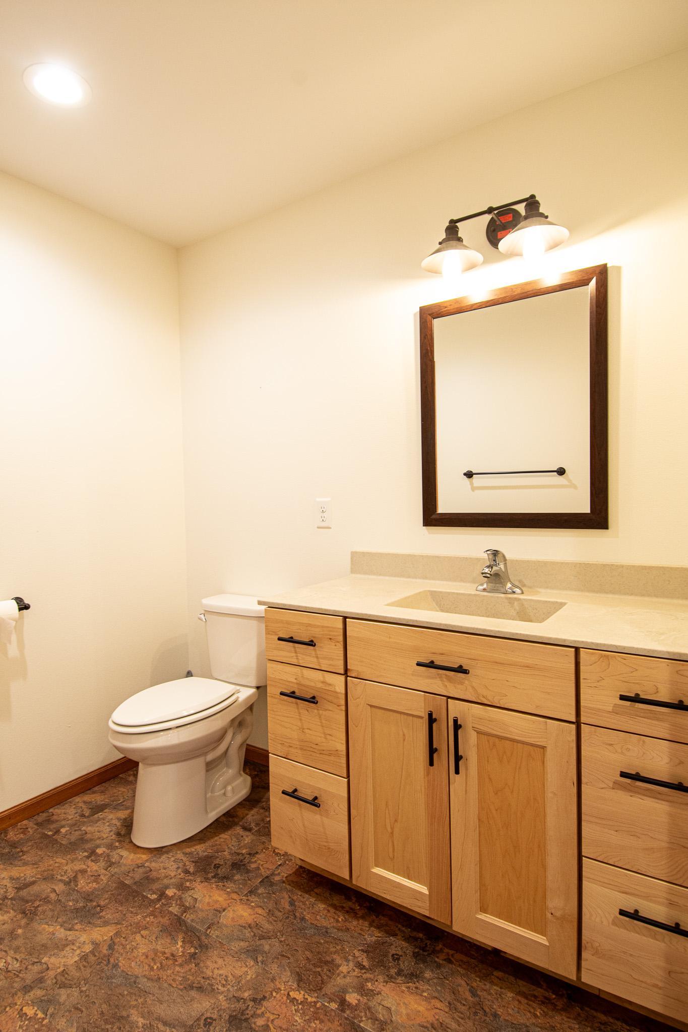 2020 single family home for sale at 828 Alice Drive in Thief River Falls, MN — 2 bed, 1 bath (photo 13 of 47)