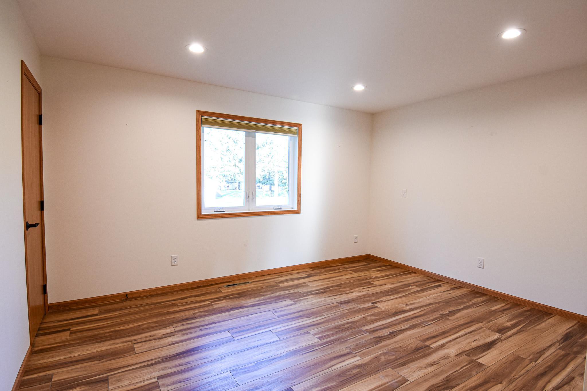 2020 single family home for sale at 828 Alice Drive in Thief River Falls, MN — 2 bed, 1 bath (photo 15 of 47)