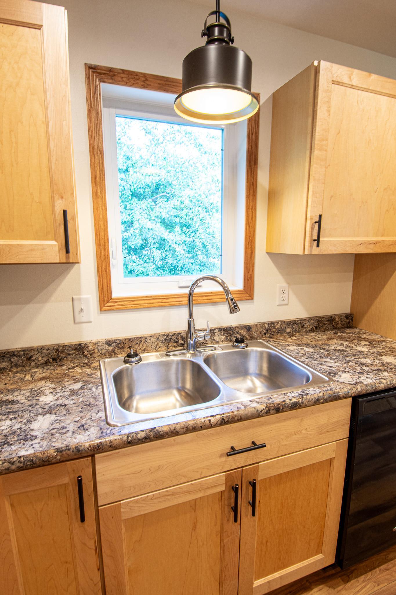 2020 single family home for sale at 828 Alice Drive in Thief River Falls, MN — 2 bed, 1 bath (photo 30 of 47)