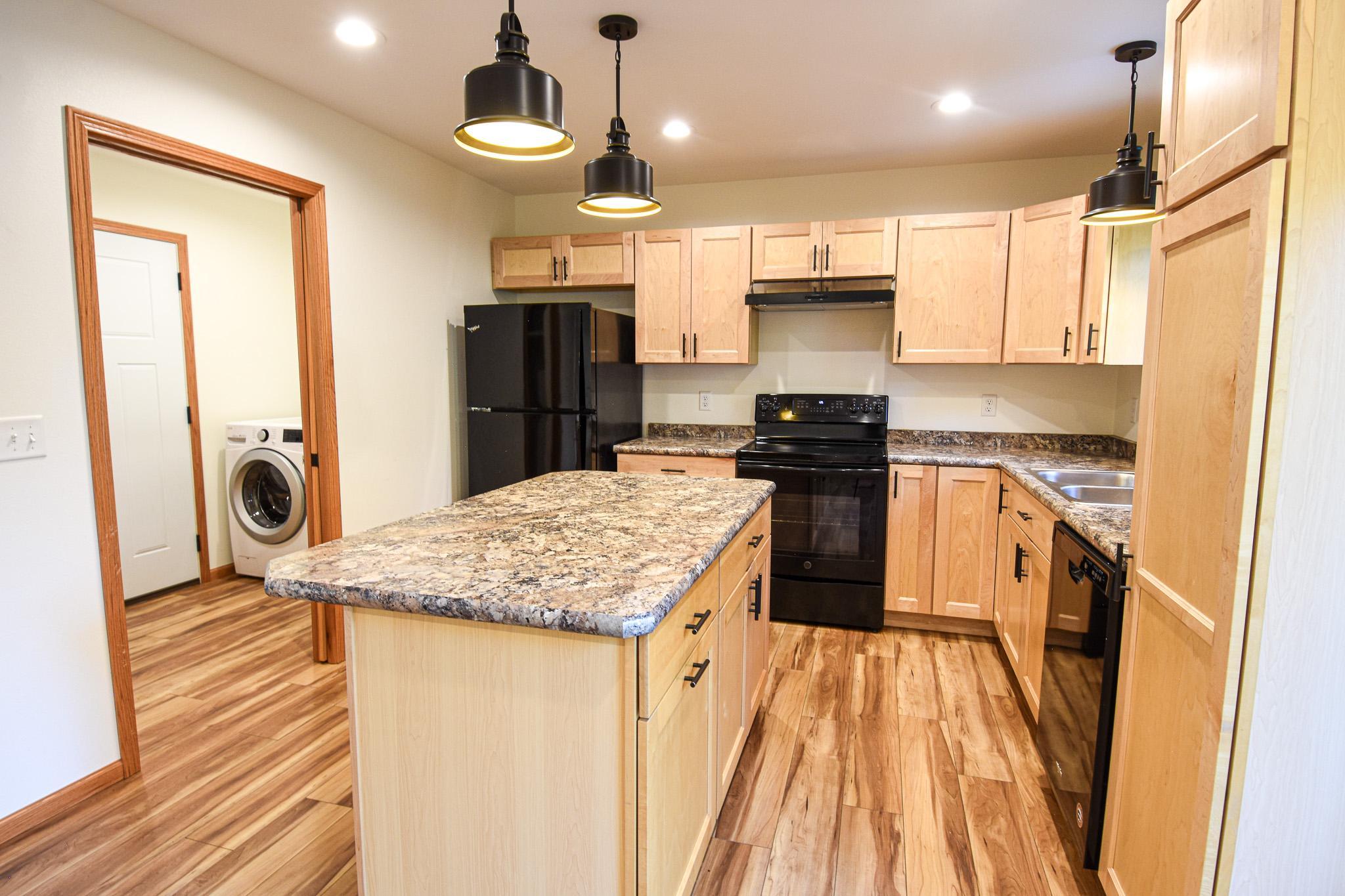 2020 single family home for sale at 828 Alice Drive in Thief River Falls, MN — 2 bed, 1 bath (photo 32 of 47)