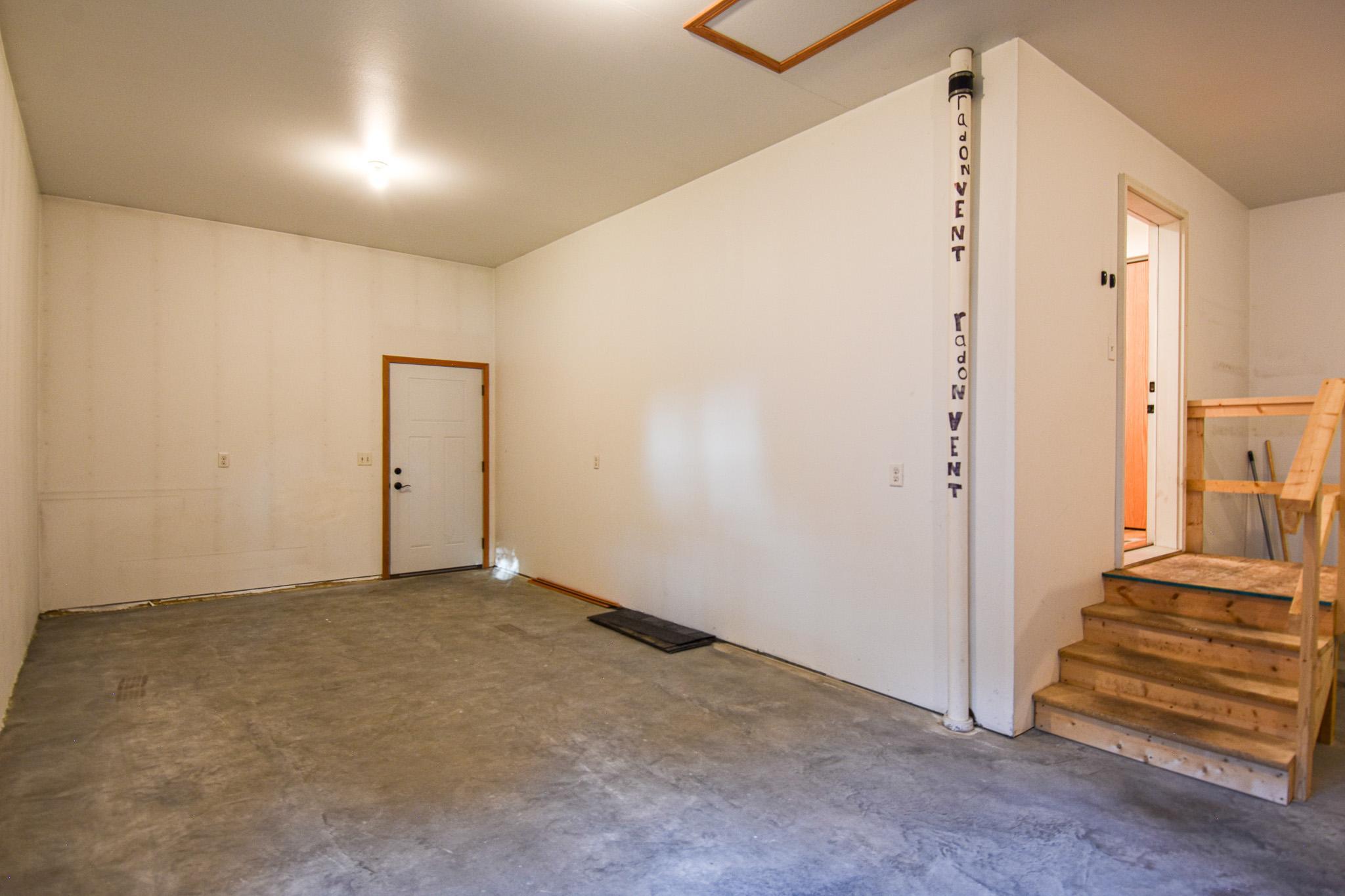 2020 single family home for sale at 828 Alice Drive in Thief River Falls, MN — 2 bed, 1 bath (photo 34 of 47)