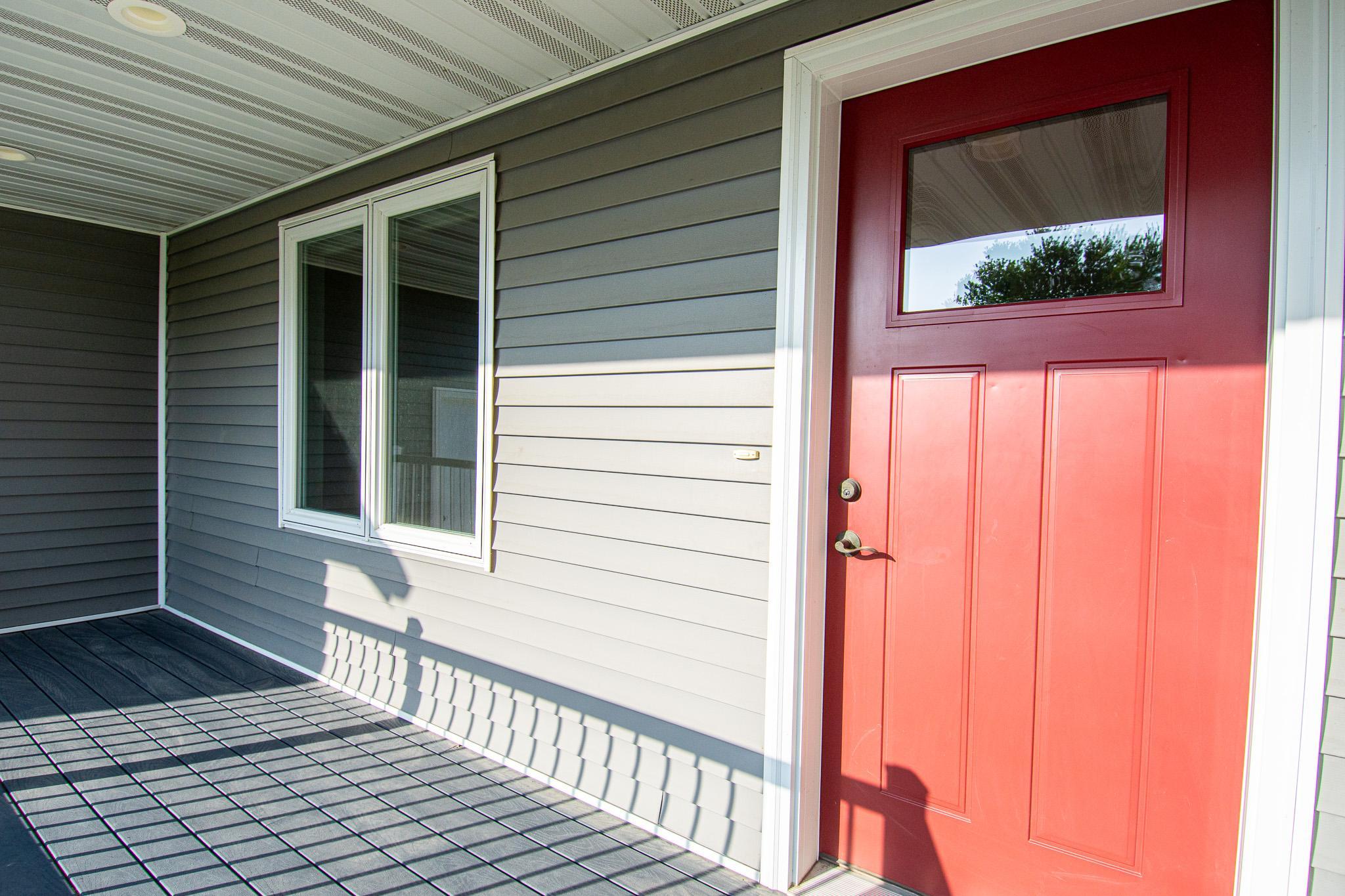 2020 single family home for sale at 828 Alice Drive in Thief River Falls, MN — 2 bed, 1 bath (photo 5 of 47)
