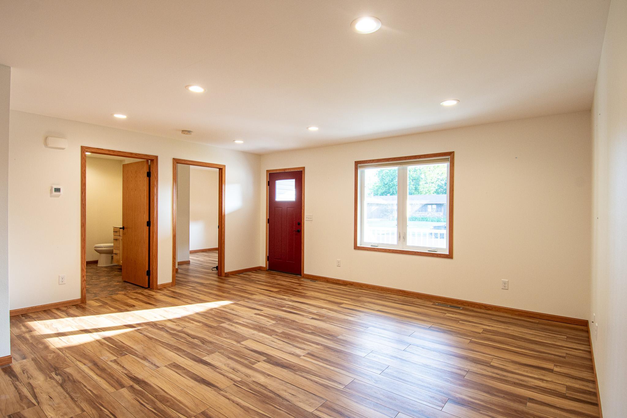 2020 single family home for sale at 828 Alice Drive in Thief River Falls, MN — 2 bed, 1 bath (photo 8 of 47)