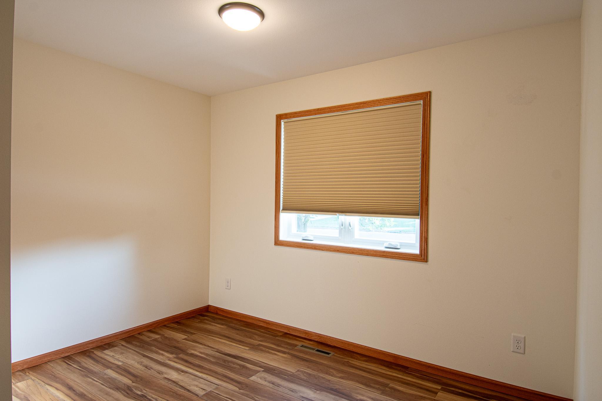 2020 single family home for sale at 828 Alice Drive in Thief River Falls, MN — 2 bed, 1 bath (photo 10 of 47)