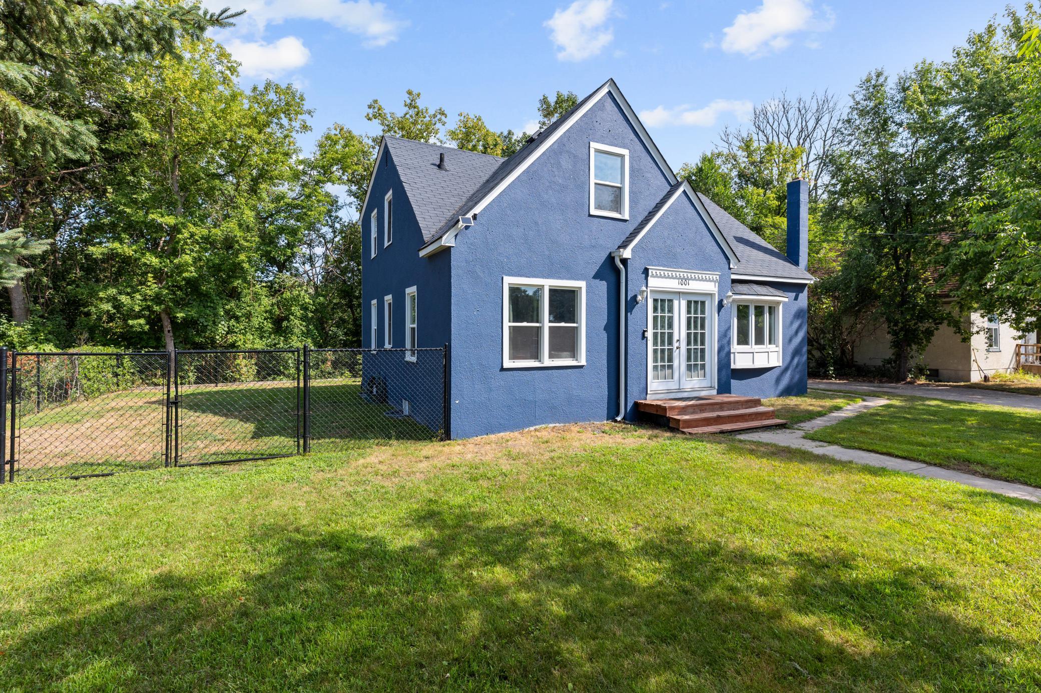 1948 single family home for sale at 1001 Terrace Avenue in Brainerd, MN — 4 bed, 2 bath (photo 2 of 43)