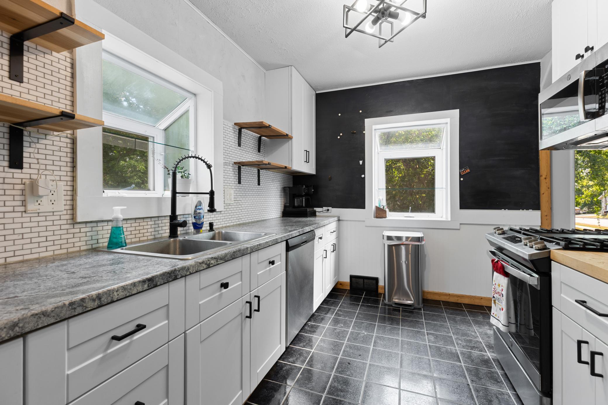 1948 single family home for sale at 1001 Terrace Avenue in Brainerd, MN — 4 bed, 2 bath (photo 11 of 43)
