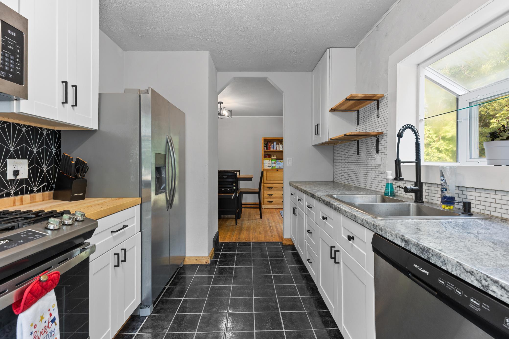 1948 single family home for sale at 1001 Terrace Avenue in Brainerd, MN — 4 bed, 2 bath (photo 12 of 43)