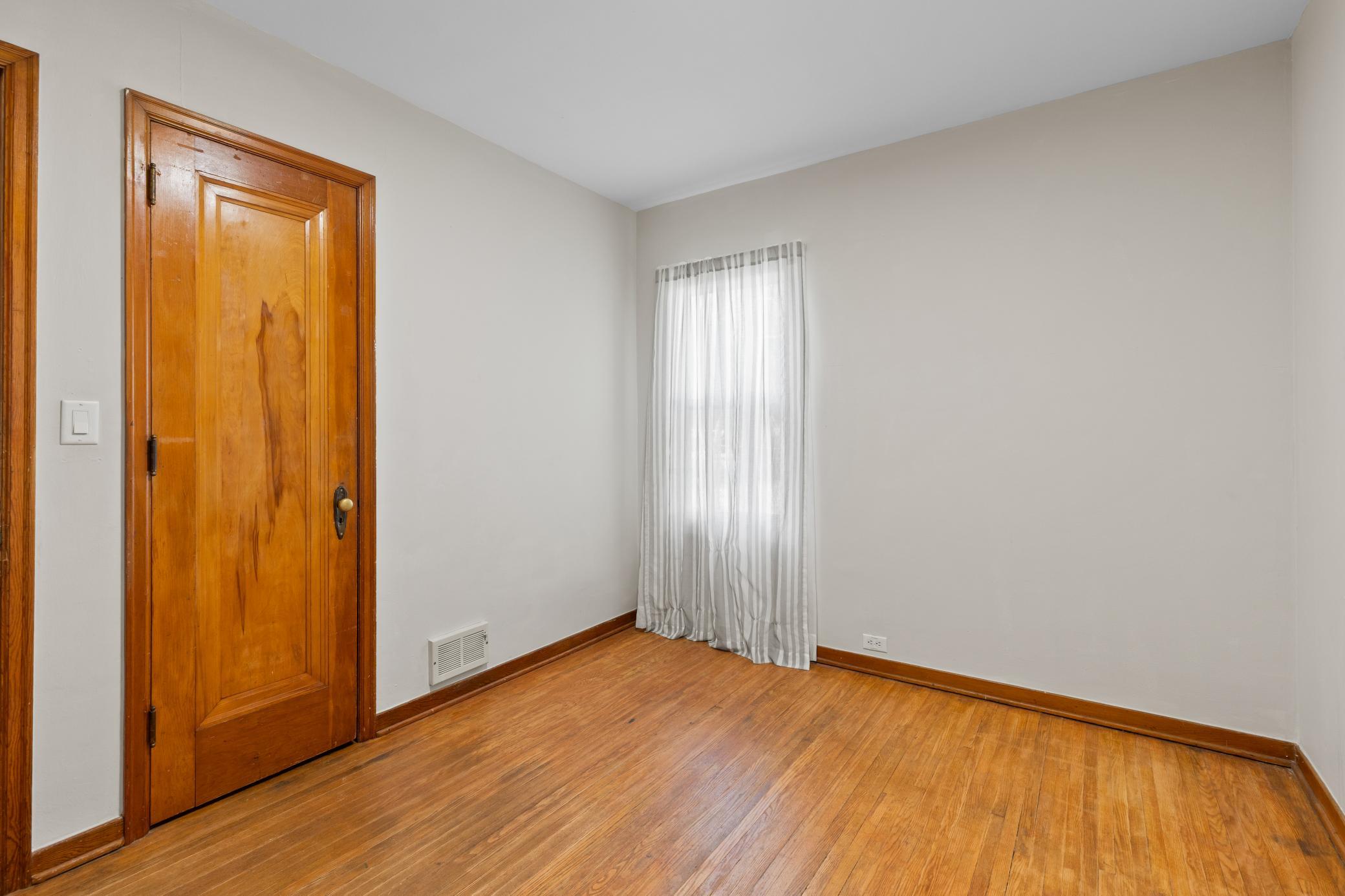1948 single family home for sale at 1001 Terrace Avenue in Brainerd, MN — 4 bed, 2 bath (photo 16 of 43)
